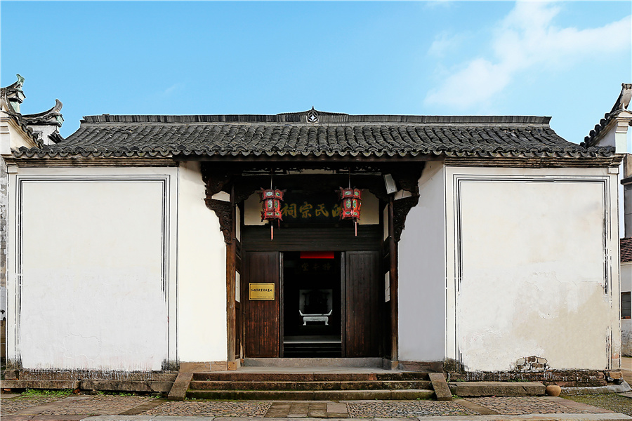 ��������