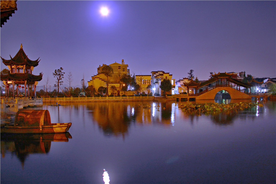 ���ȹ����ɫ����